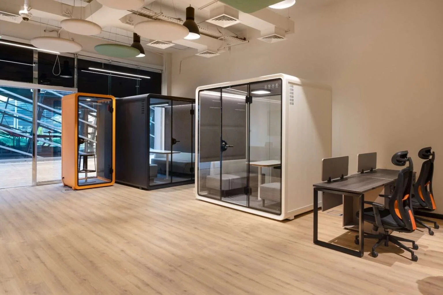 SonicHive Dubai showroom with acoustic pods
